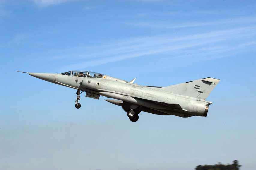IAI Dagger C-430  flyby from the Argentinean Air Force