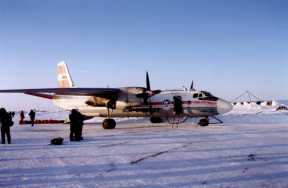 Pictures of flying russian planes from Khatanga to the pole