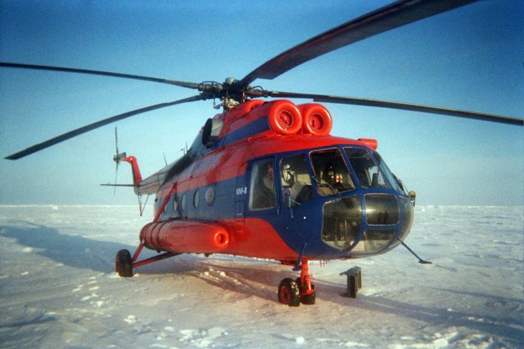 Mi-8 on the North Pole.